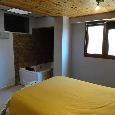 Апартаменты Casa Rural Con Chimenea Y Jacuzzi Sella